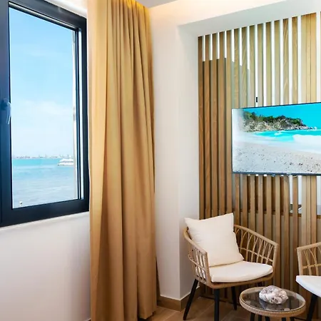 Hotel Azure Sea View *