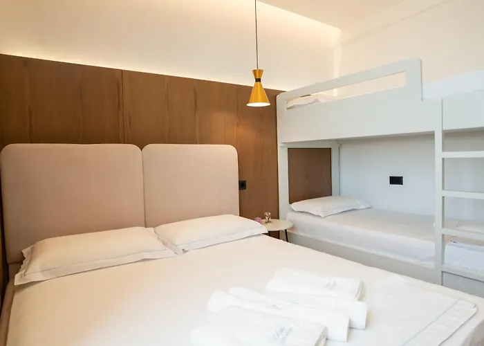 Azure Sea View Hotel *