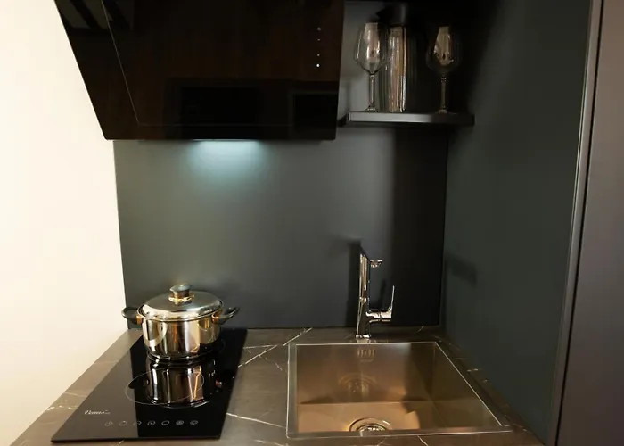 Ξενοδοχείο Azure Sea View *