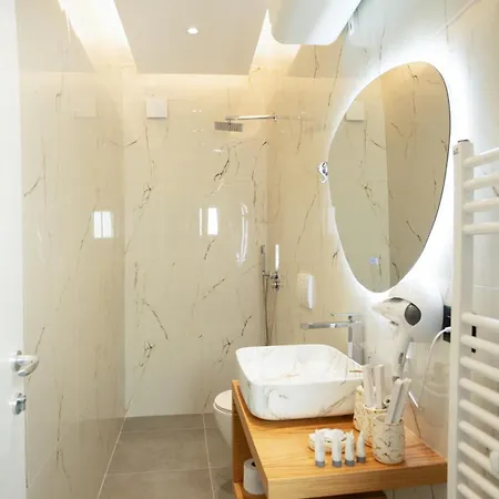 Azure Sea View 酒店