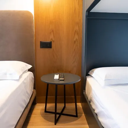 Azure Sea View 酒店 *